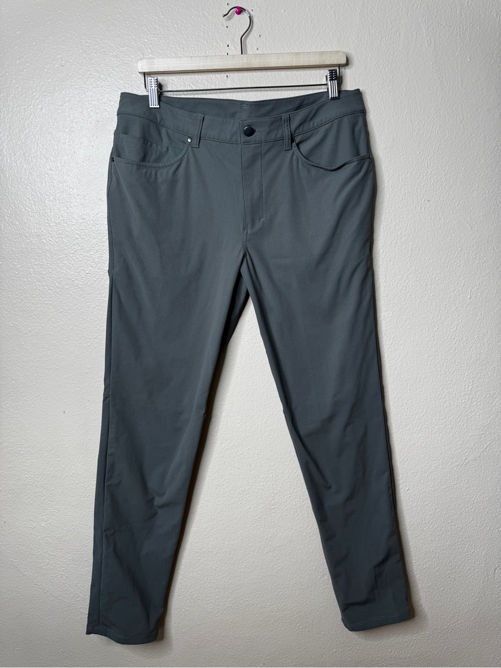 Lululemon Mens Size 34 Gray 5 Pocket Stretch Tapered Pants Recycled